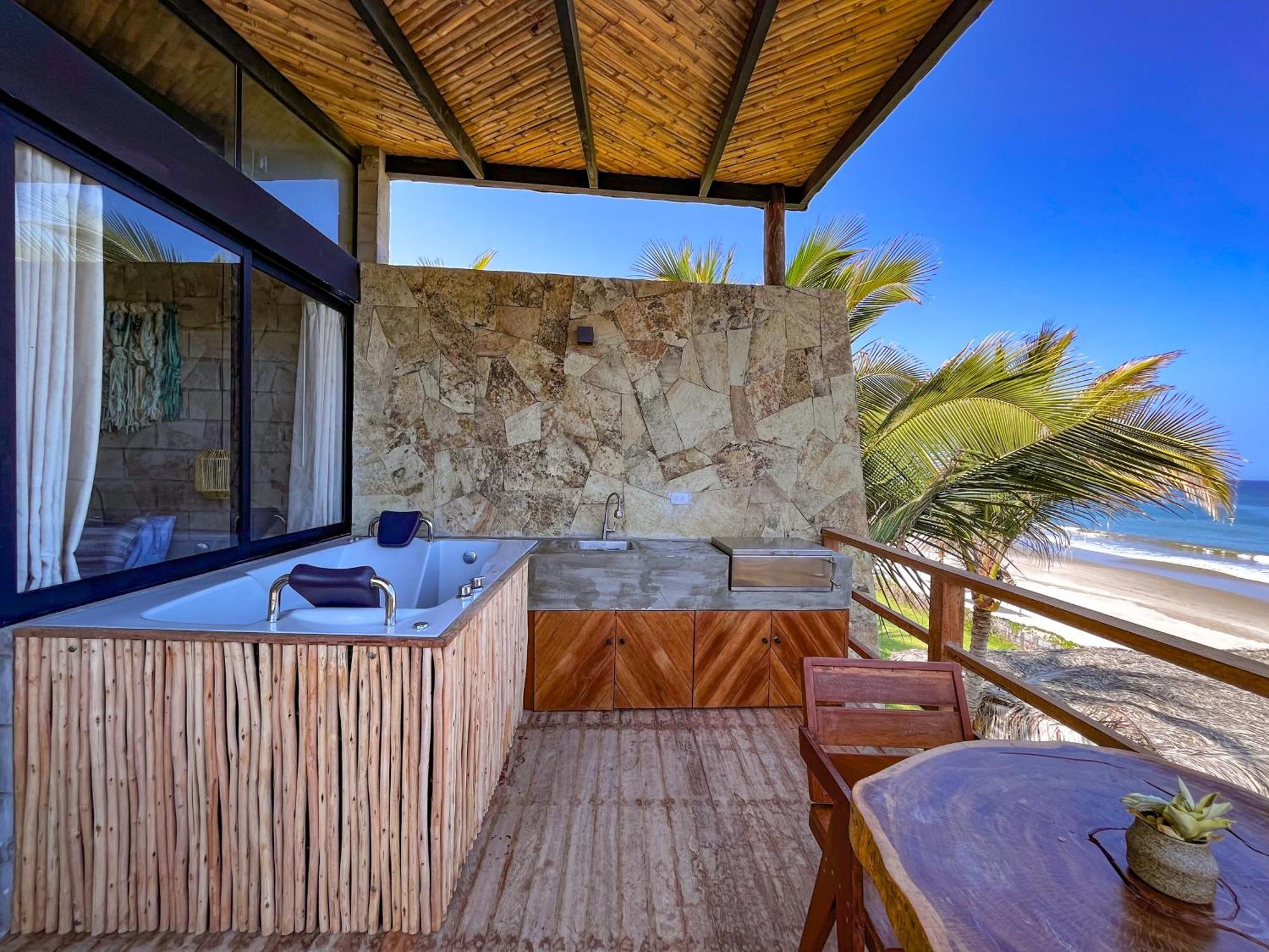 Diem Vichayito Beachfront Eco-Luxury Bagian luar foto