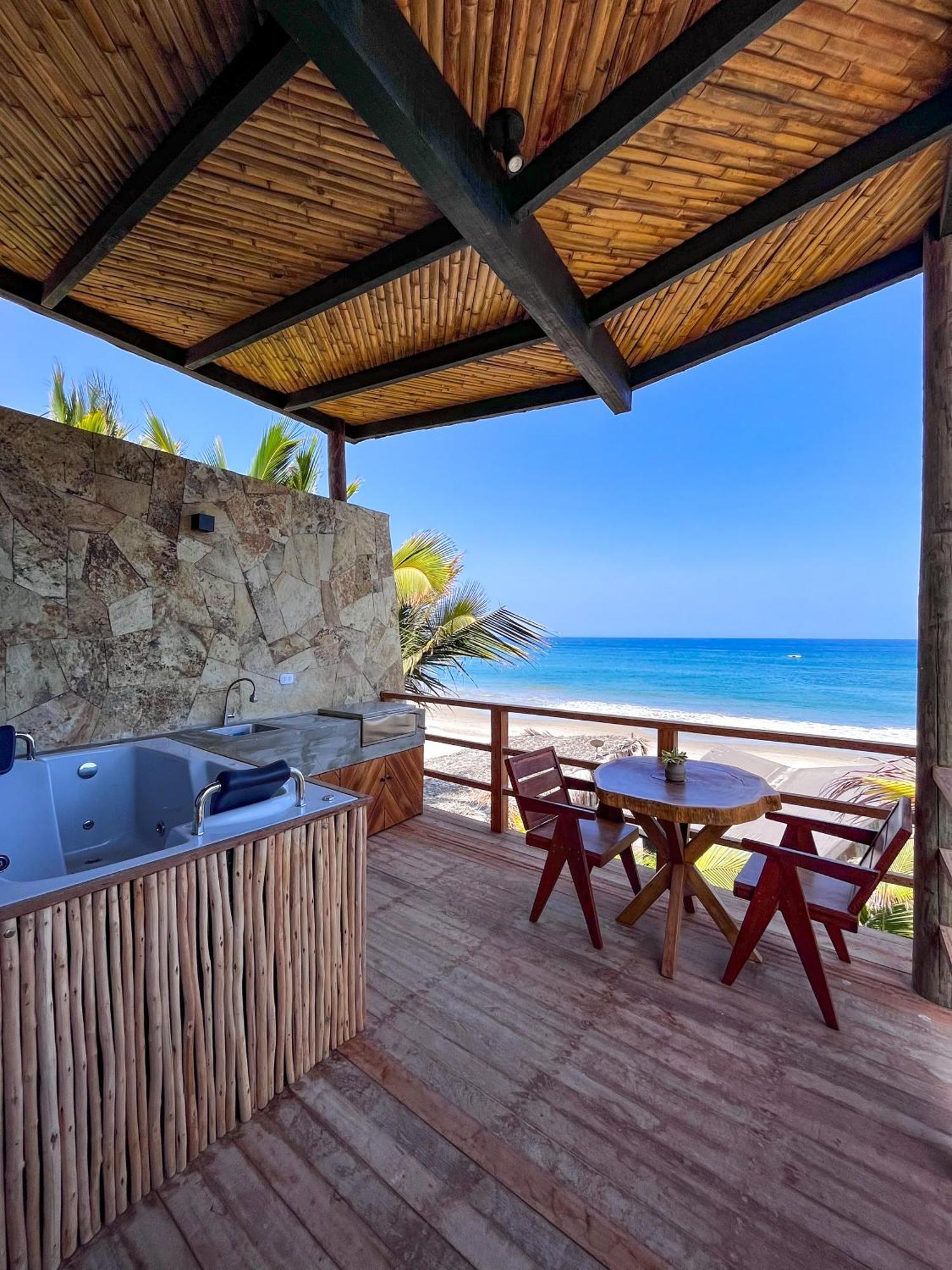 Diem Vichayito Beachfront Eco-Luxury Bagian luar foto