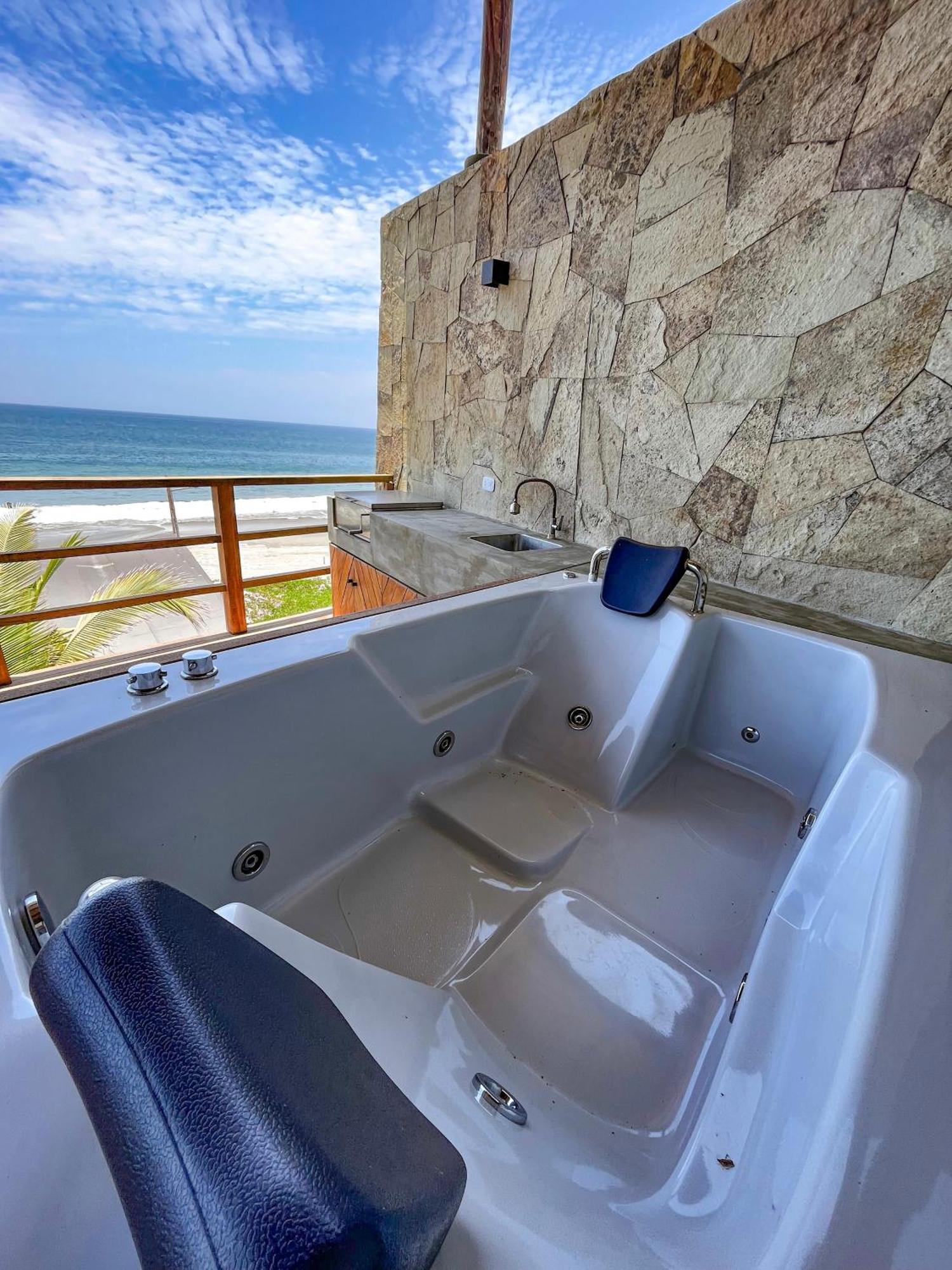 Diem Vichayito Beachfront Eco-Luxury Bagian luar foto