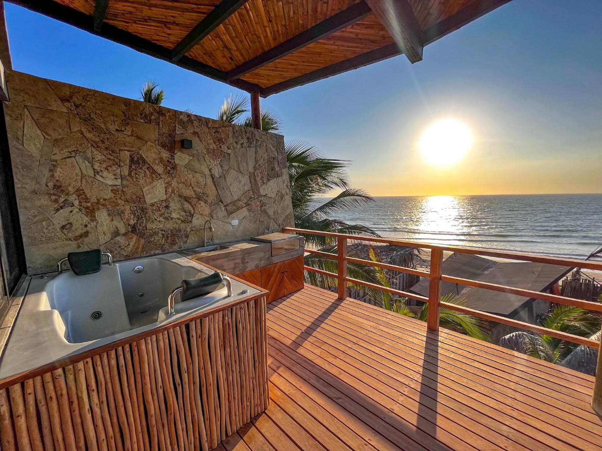 Diem Vichayito Beachfront Eco-Luxury Bagian luar foto