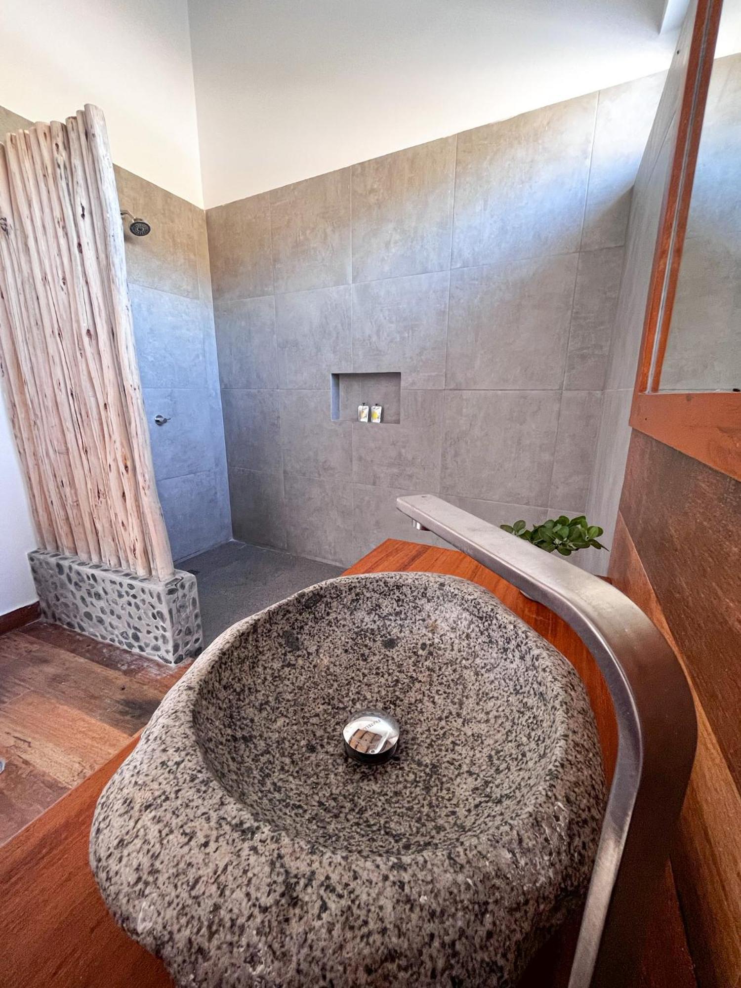Diem Vichayito Beachfront Eco-Luxury Bagian luar foto