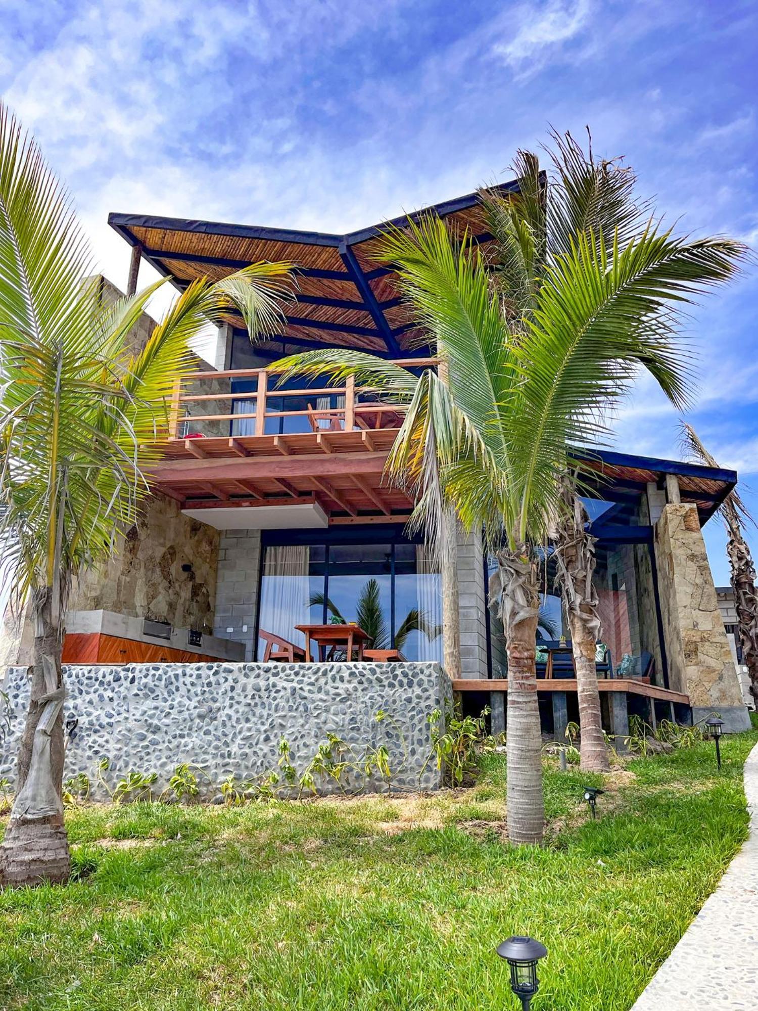 Diem Vichayito Beachfront Eco-Luxury Villa Bagian luar foto